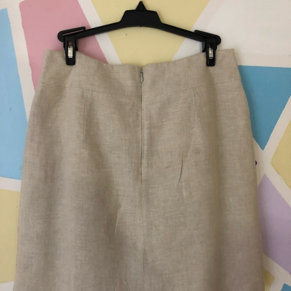 Loft Line Skirt - Picture 2 of 3